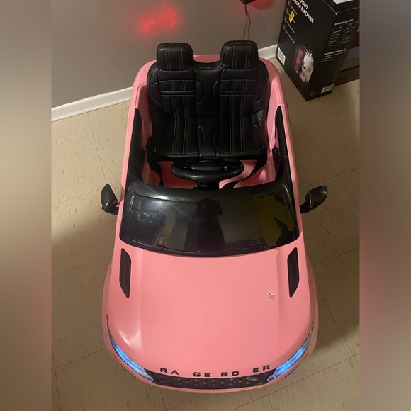 Pink Land Rover - Picture 1 of 2